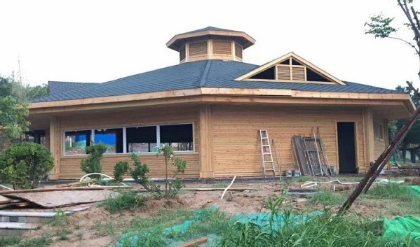 防腐木和碳化木兩種不同的材料有什么區(qū)別？